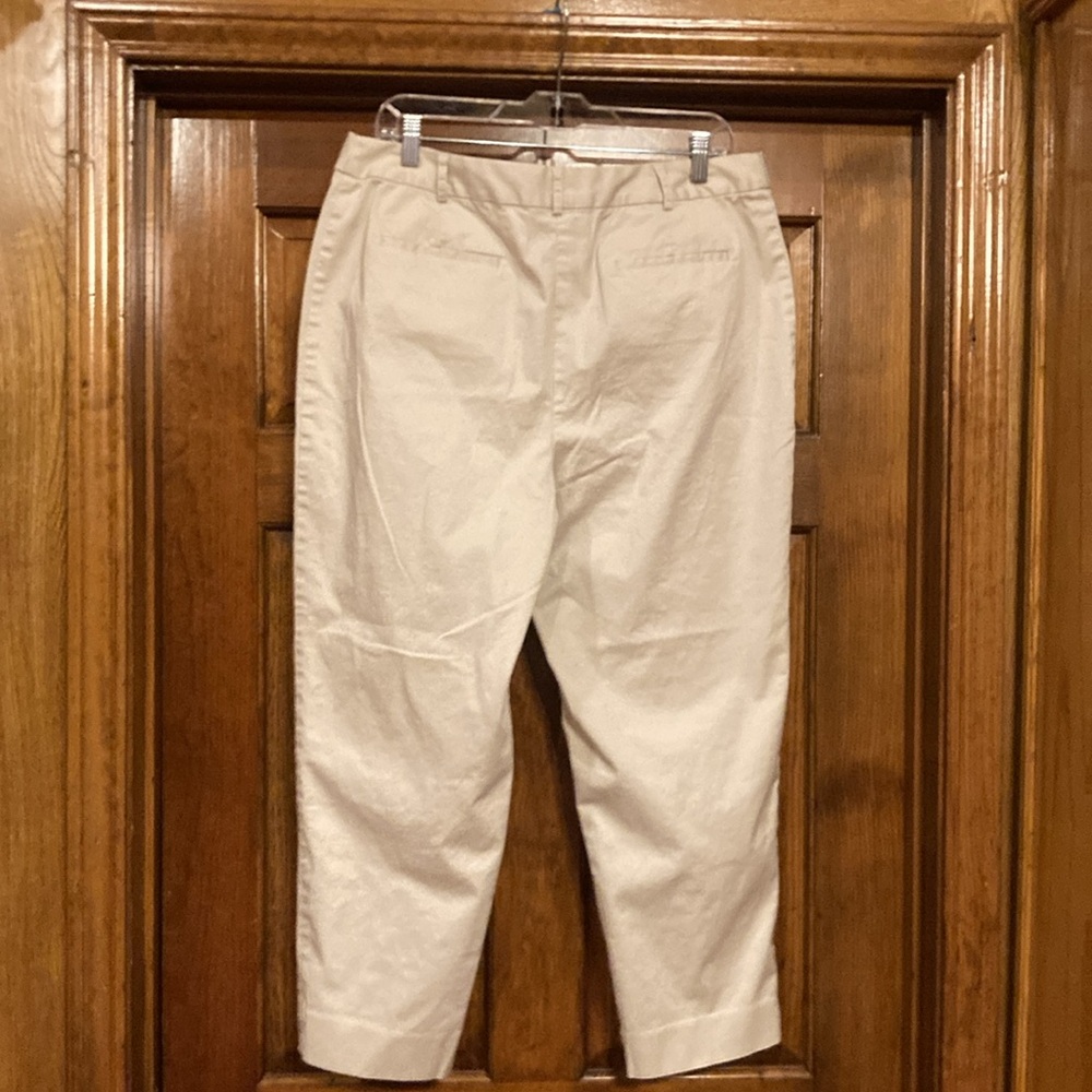 Size 16 Monterey Bay Ivory/Light Khaki Crop Pants - Picture 5 of 10